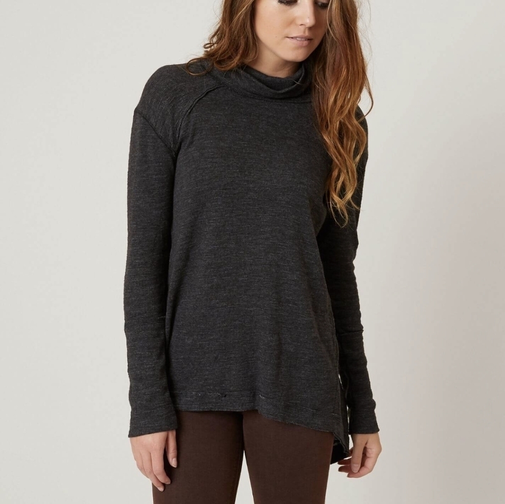 We The Free Turtleneck Back Slit Long Sleeve Sweater Size Medium